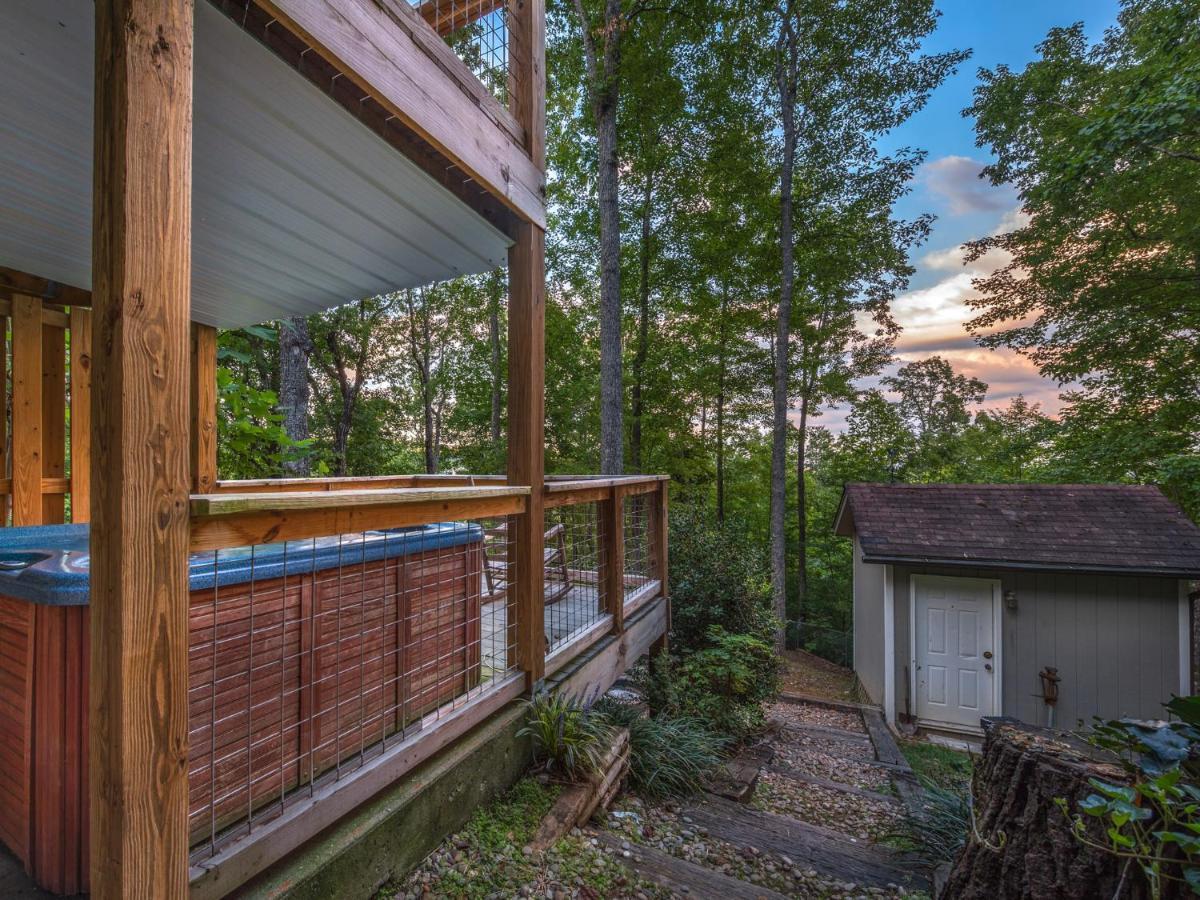 Bear View Chalet, 3 Bedroom, Pool, Pets, Arcades, Wifi, Hot Tub, Sleeps 12 Гетлинбург Екстериор снимка