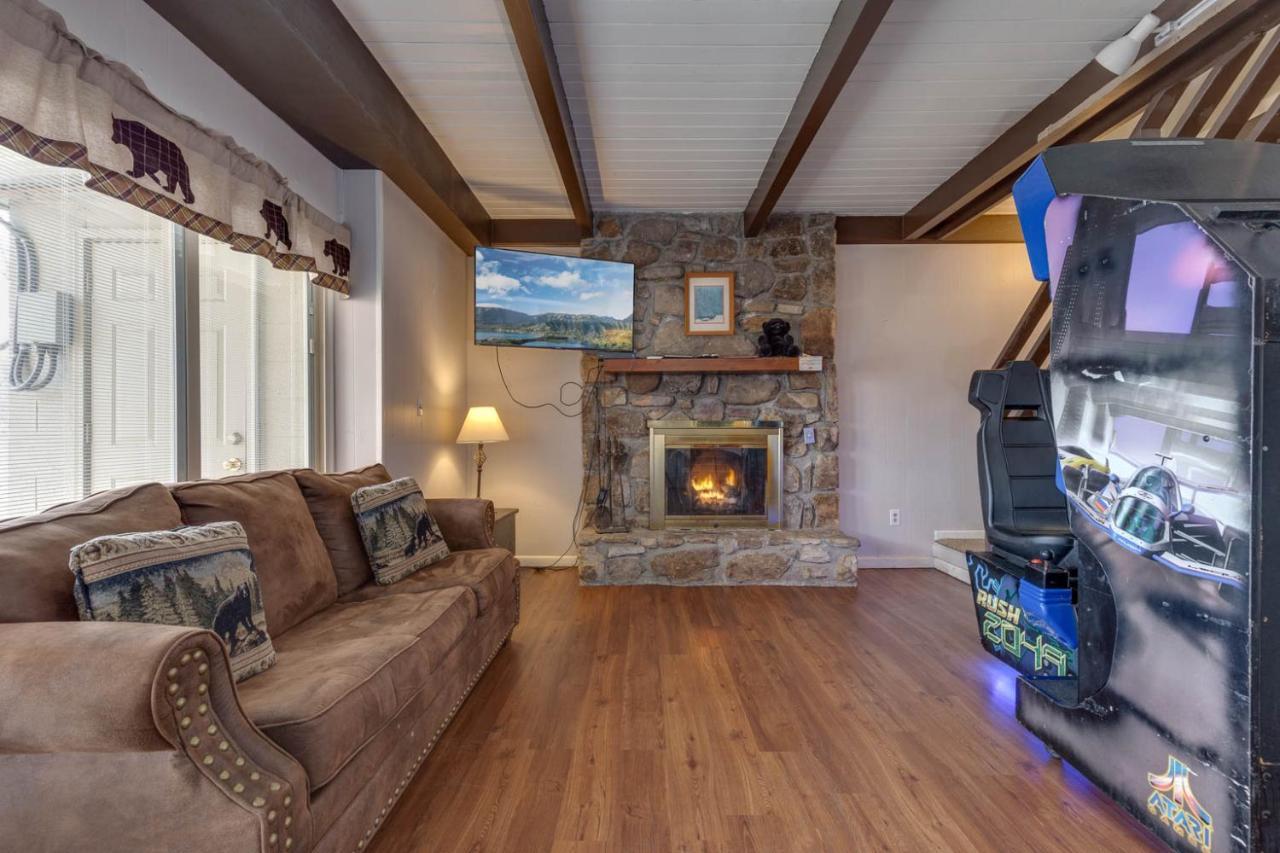 Bear View Chalet, 3 Bedroom, Pool, Pets, Arcades, Wifi, Hot Tub, Sleeps 12 Гетлинбург Екстериор снимка
