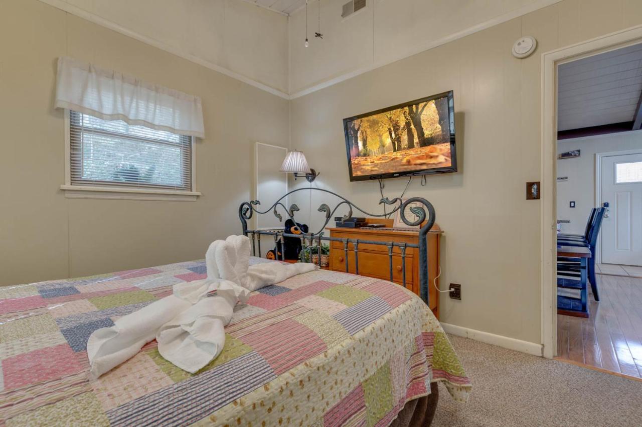 Bear View Chalet, 3 Bedroom, Pool, Pets, Arcades, Wifi, Hot Tub, Sleeps 12 Гетлинбург Екстериор снимка