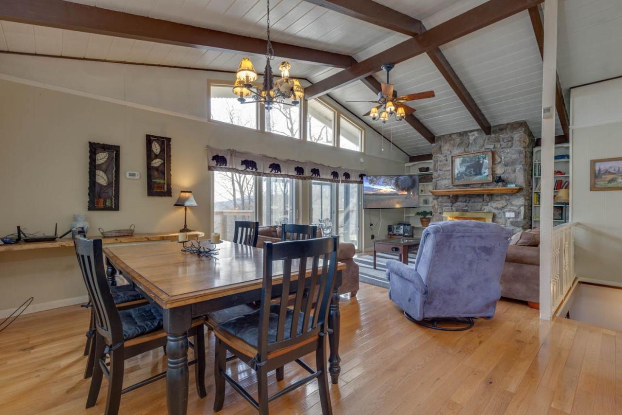 Bear View Chalet, 3 Bedroom, Pool, Pets, Arcades, Wifi, Hot Tub, Sleeps 12 Гетлинбург Екстериор снимка