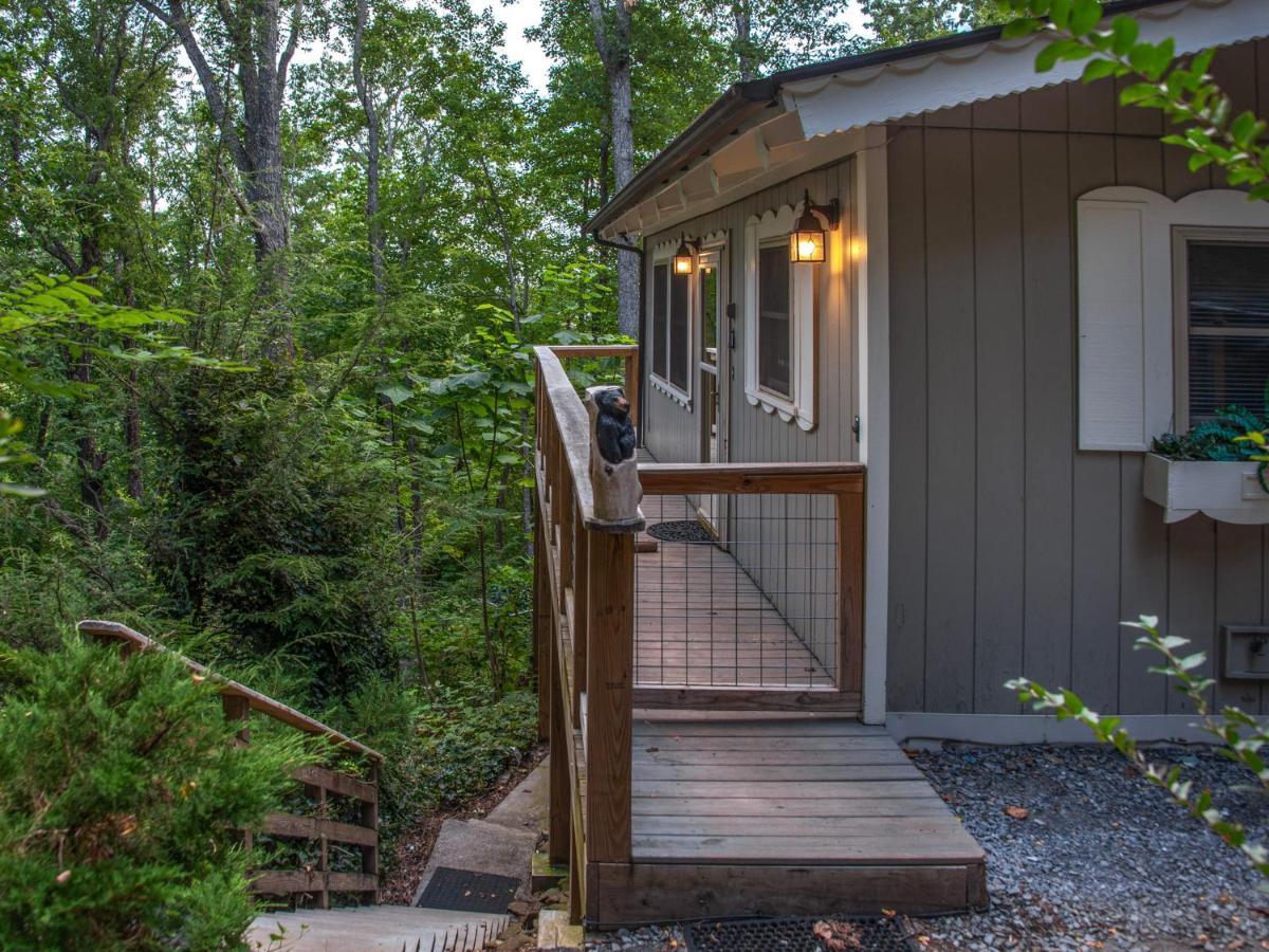 Bear View Chalet, 3 Bedroom, Pool, Pets, Arcades, Wifi, Hot Tub, Sleeps 12 Гетлинбург Екстериор снимка