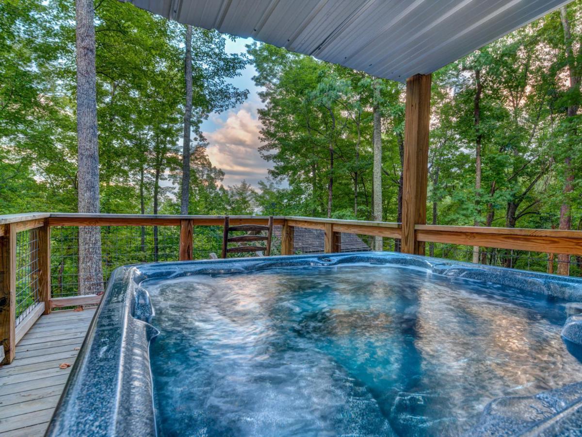 Bear View Chalet, 3 Bedroom, Pool, Pets, Arcades, Wifi, Hot Tub, Sleeps 12 Гетлинбург Екстериор снимка